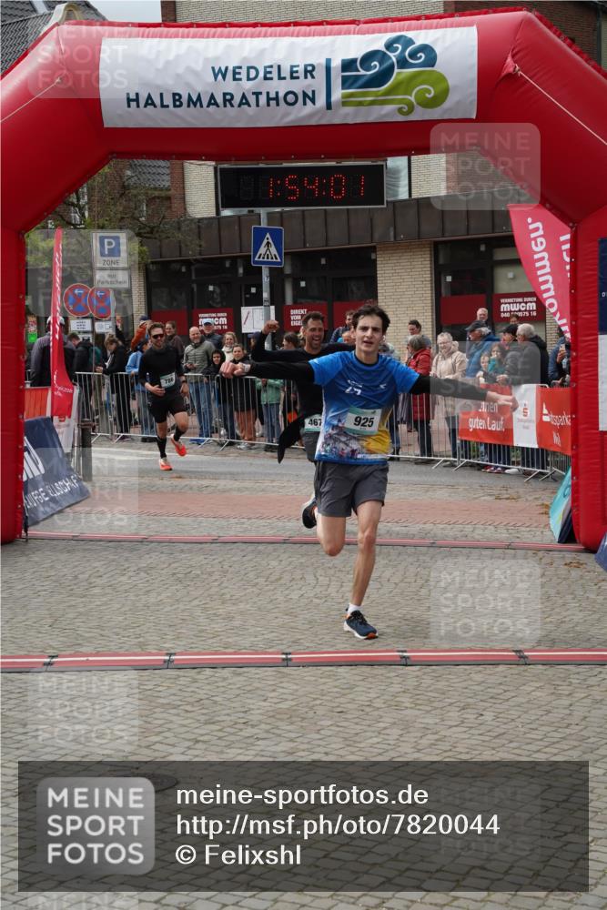04.05.2025 - 8. Wedeler Halbmarathon Felixshl http://msf.ph/oto/7820044 04.05.2025 11:53:59 Ziel 222, 467, 786, 925 meine-sportfotos.de