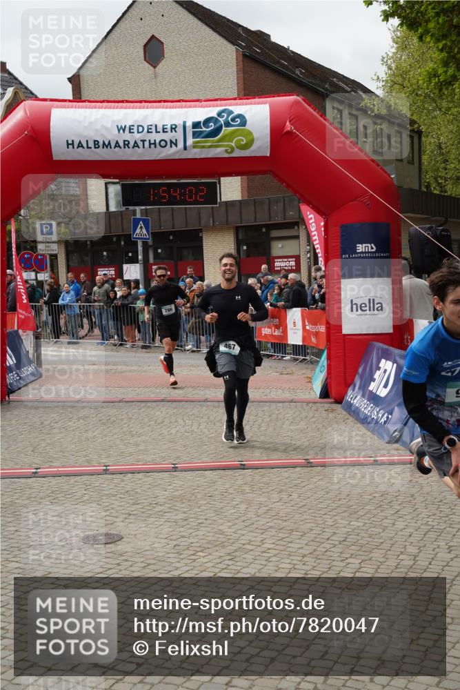 04.05.2025 - 8. Wedeler Halbmarathon Felixshl http://msf.ph/oto/7820047 04.05.2025 11:54:00 Ziel 222, 467, 786, 925 meine-sportfotos.de
