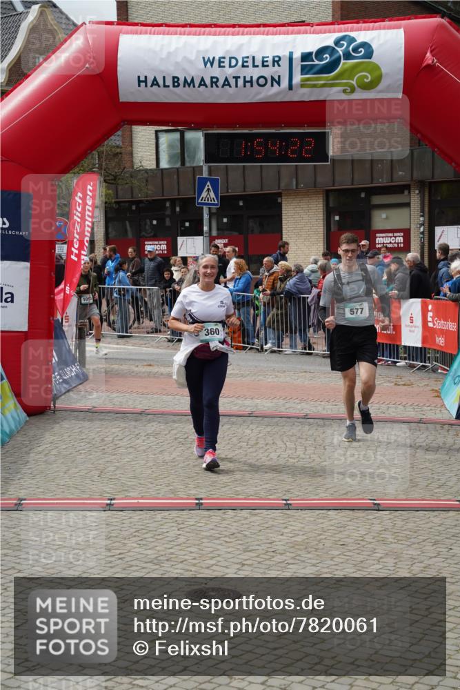 04.05.2025 - 8. Wedeler Halbmarathon Felixshl http://msf.ph/oto/7820061 04.05.2025 11:54:20 Ziel 360, 577, 1013 meine-sportfotos.de