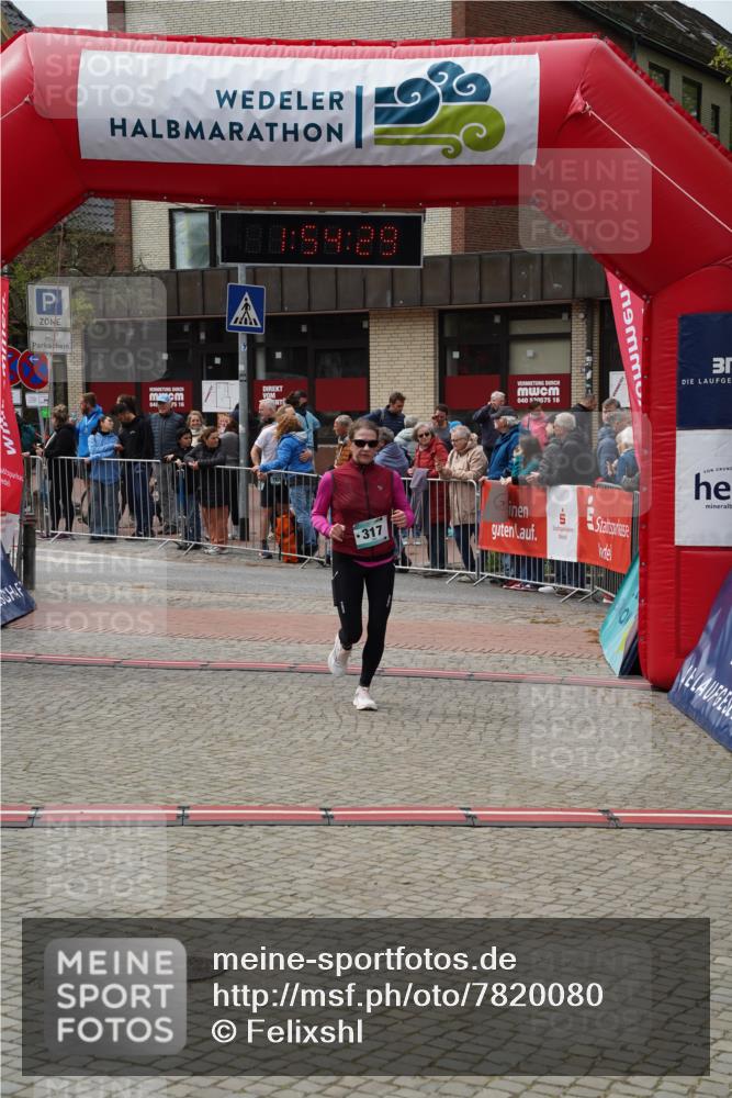 04.05.2025 - 8. Wedeler Halbmarathon Felixshl http://msf.ph/oto/7820080 04.05.2025 11:54:27 Ziel 317, 1013 meine-sportfotos.de