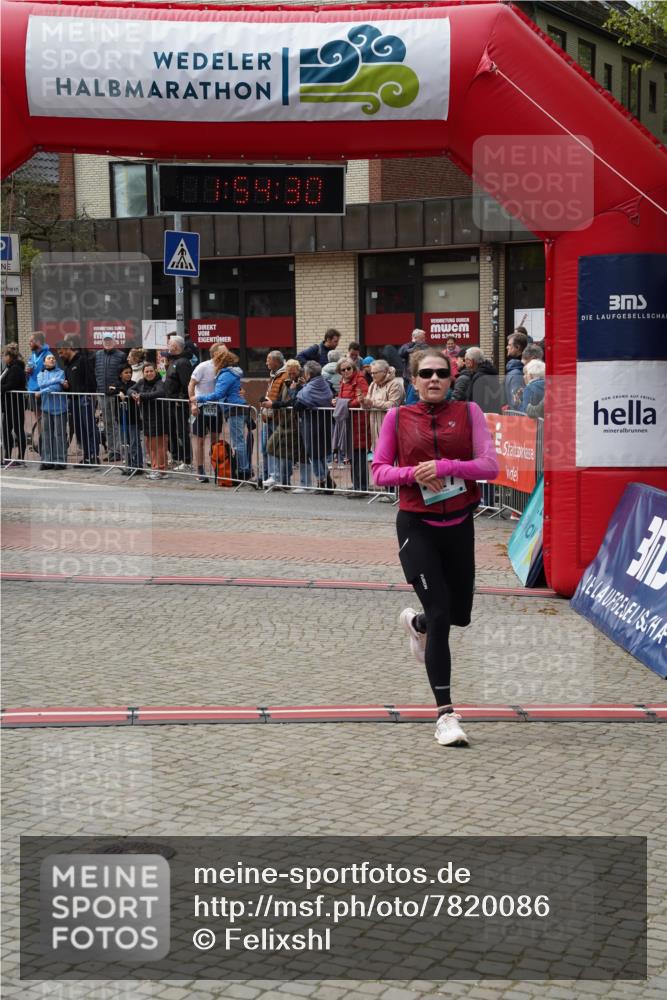 04.05.2025 - 8. Wedeler Halbmarathon Felixshl http://msf.ph/oto/7820086 04.05.2025 11:54:28 Ziel 317, 1013 meine-sportfotos.de