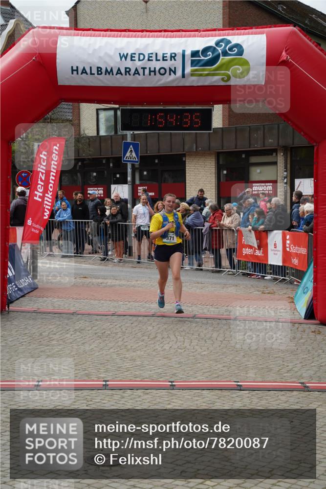 04.05.2025 - 8. Wedeler Halbmarathon Felixshl http://msf.ph/oto/7820087 04.05.2025 11:54:33 Ziel 317, 371 meine-sportfotos.de