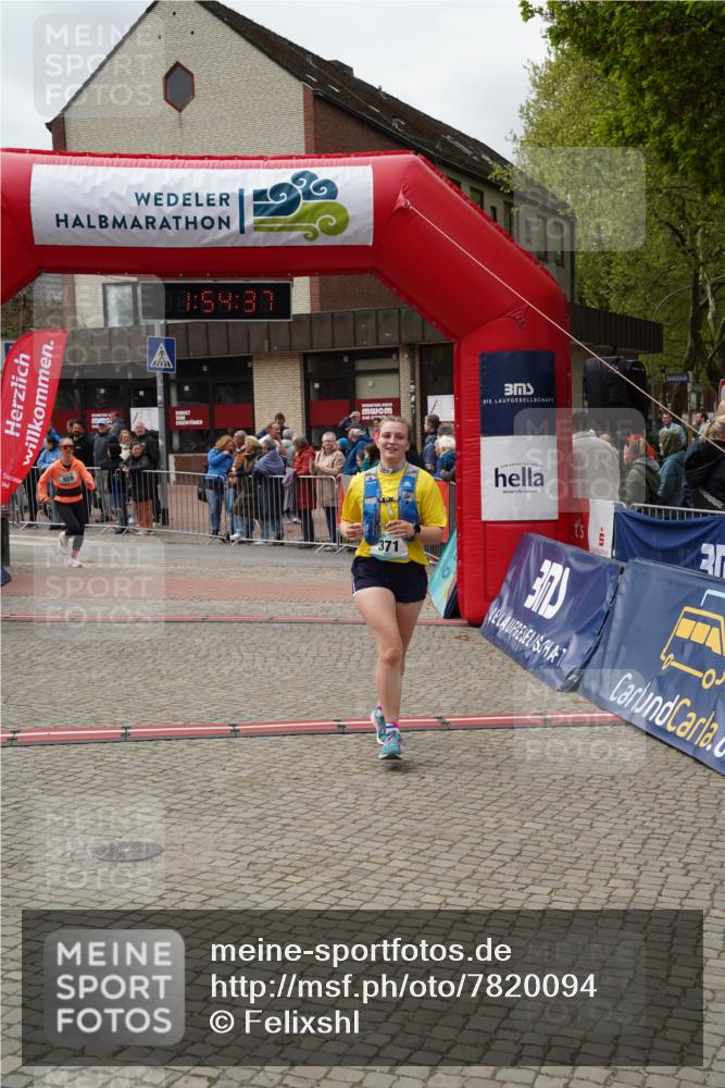 04.05.2025 - 8. Wedeler Halbmarathon Felixshl http://msf.ph/oto/7820094 04.05.2025 11:54:35 Ziel 371, 559 meine-sportfotos.de