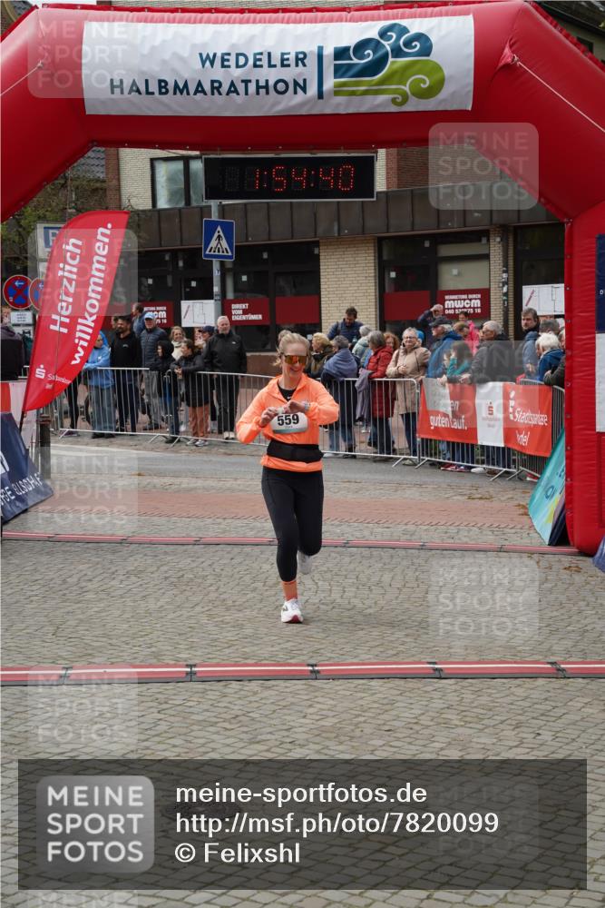 04.05.2025 - 8. Wedeler Halbmarathon Felixshl http://msf.ph/oto/7820099 04.05.2025 11:54:38 Ziel 371, 559 meine-sportfotos.de