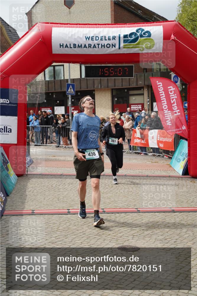 04.05.2025 - 8. Wedeler Halbmarathon Felixshl http://msf.ph/oto/7820151 04.05.2025 11:55:05 Ziel 240, 381, 429, 438, 842, 873 meine-sportfotos.de