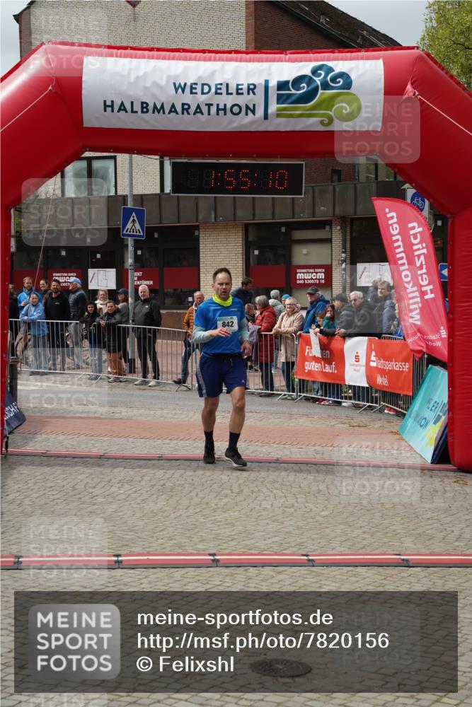 04.05.2025 - 8. Wedeler Halbmarathon Felixshl http://msf.ph/oto/7820156 04.05.2025 11:55:08 Ziel 381, 438, 842 meine-sportfotos.de