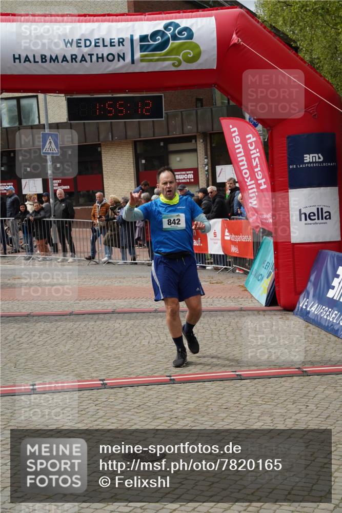 04.05.2025 - 8. Wedeler Halbmarathon Felixshl http://msf.ph/oto/7820165 04.05.2025 11:55:10 Ziel 381, 842 meine-sportfotos.de