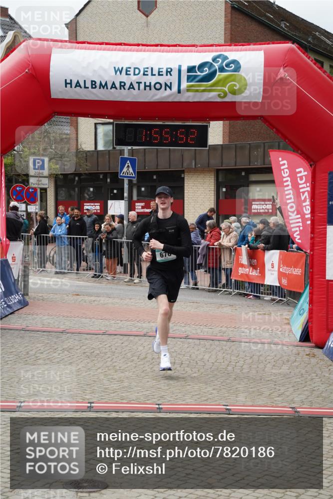 04.05.2025 - 8. Wedeler Halbmarathon Felixshl http://msf.ph/oto/7820186 04.05.2025 11:55:50 Ziel 1, 676 meine-sportfotos.de