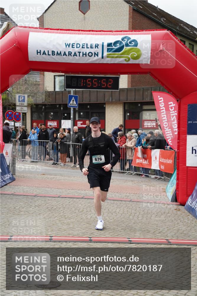 04.05.2025 - 8. Wedeler Halbmarathon Felixshl http://msf.ph/oto/7820187 04.05.2025 11:55:50 Ziel 1, 676 meine-sportfotos.de