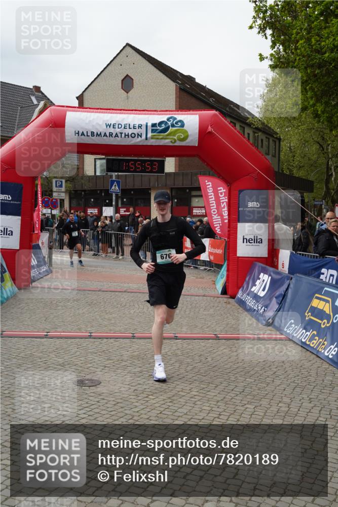 04.05.2025 - 8. Wedeler Halbmarathon Felixshl http://msf.ph/oto/7820189 04.05.2025 11:55:51 Ziel 1, 676 meine-sportfotos.de
