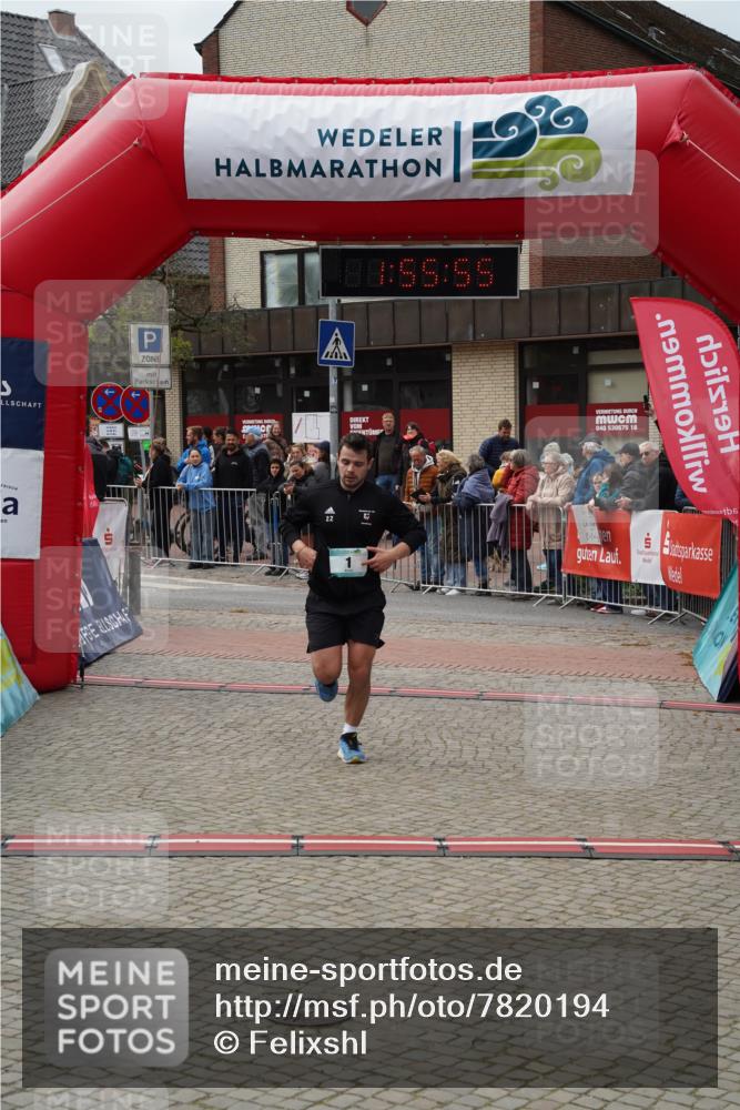 04.05.2025 - 8. Wedeler Halbmarathon Felixshl http://msf.ph/oto/7820194 04.05.2025 11:55:53 Ziel 1, 676 meine-sportfotos.de