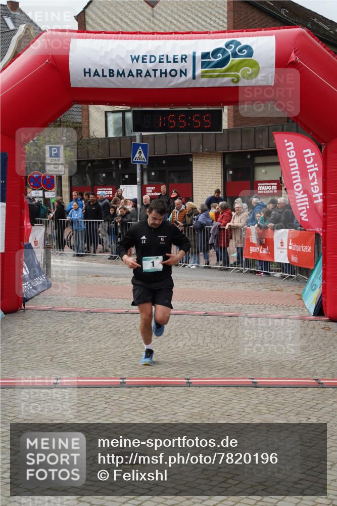 04.05.2025 - 8. Wedeler Halbmarathon Felixshl http://msf.ph/oto/7820196 04.05.2025 11:55:53 Ziel 1, 676 meine-sportfotos.de