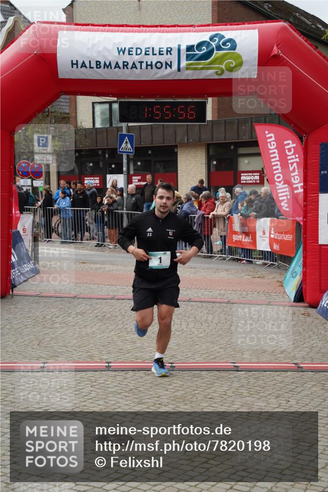 04.05.2025 - 8. Wedeler Halbmarathon Felixshl http://msf.ph/oto/7820198 04.05.2025 11:55:54 Ziel 1, 676 meine-sportfotos.de