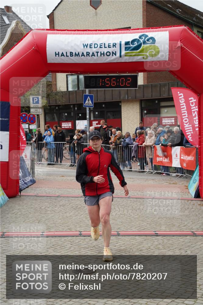 04.05.2025 - 8. Wedeler Halbmarathon Felixshl http://msf.ph/oto/7820207 04.05.2025 11:56:00 Ziel 403 meine-sportfotos.de