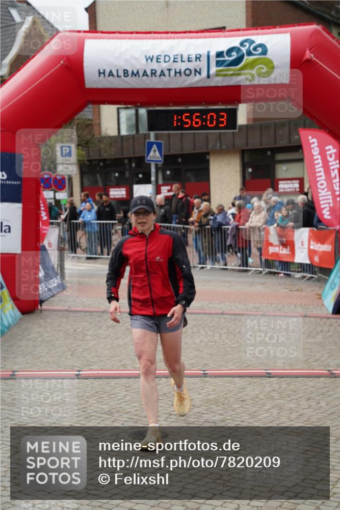 04.05.2025 - 8. Wedeler Halbmarathon Felixshl http://msf.ph/oto/7820209 04.05.2025 11:56:01 Ziel 403 meine-sportfotos.de