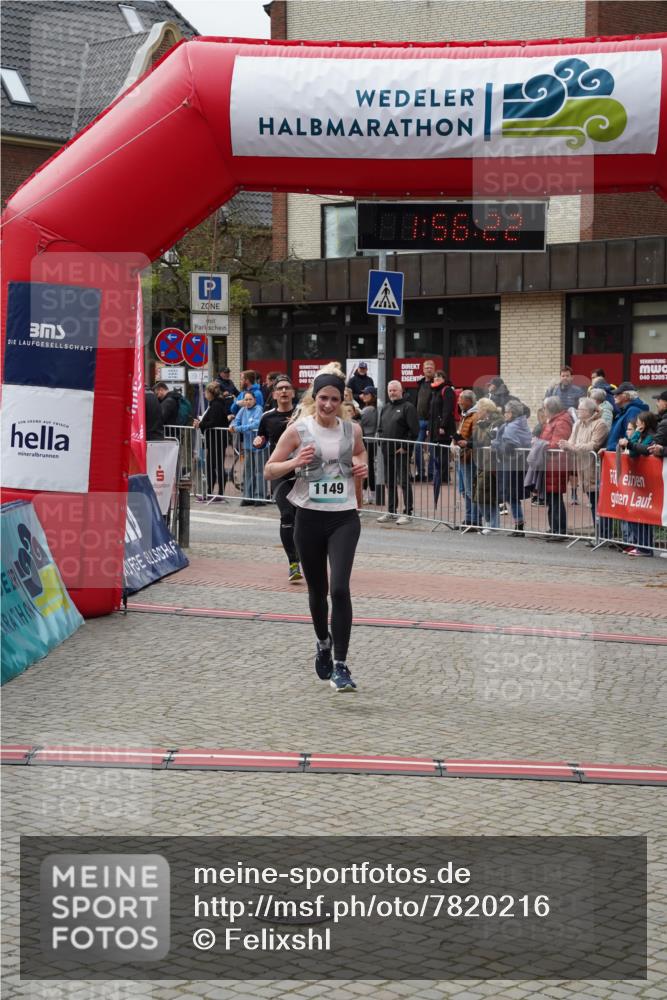 04.05.2025 - 8. Wedeler Halbmarathon Felixshl http://msf.ph/oto/7820216 04.05.2025 11:56:20 Ziel 989, 1149 meine-sportfotos.de