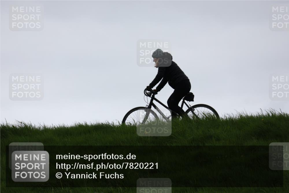 04.05.2025 - 8. Wedeler Halbmarathon Yannick Fuchs http://msf.ph/oto/7820221 04.05.2025 10:48:18 Laufen  meine-sportfotos.de
