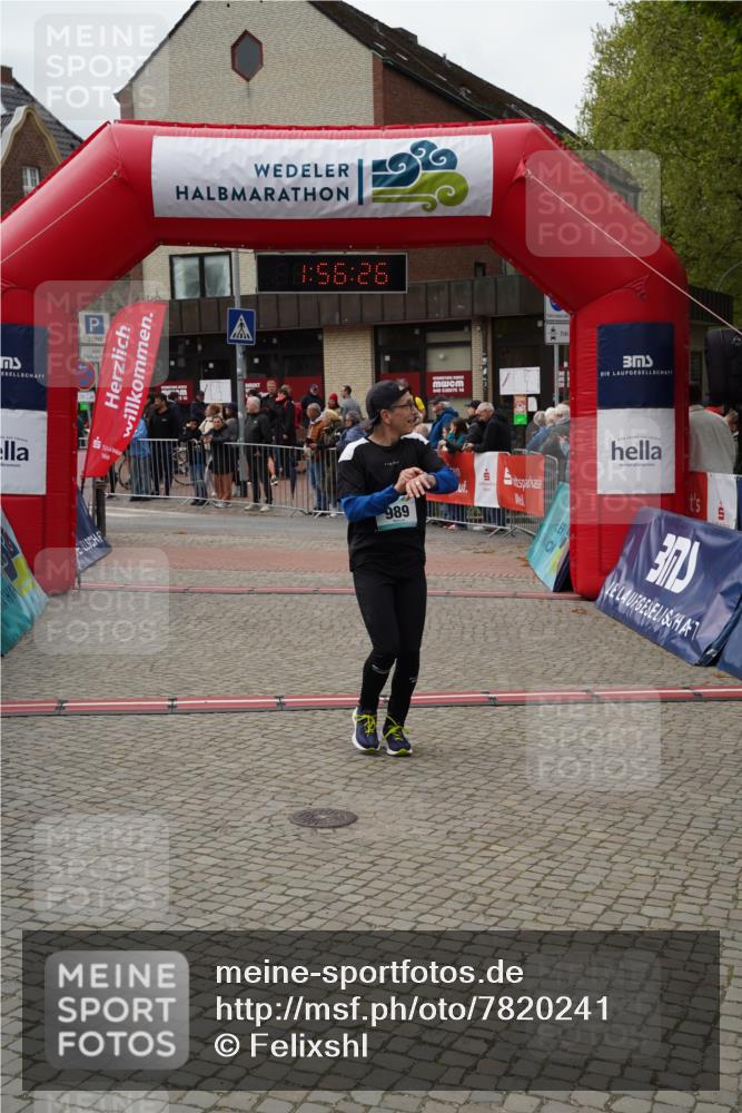 04.05.2025 - 8. Wedeler Halbmarathon Felixshl http://msf.ph/oto/7820241 04.05.2025 11:56:24 Ziel 989, 1149 meine-sportfotos.de
