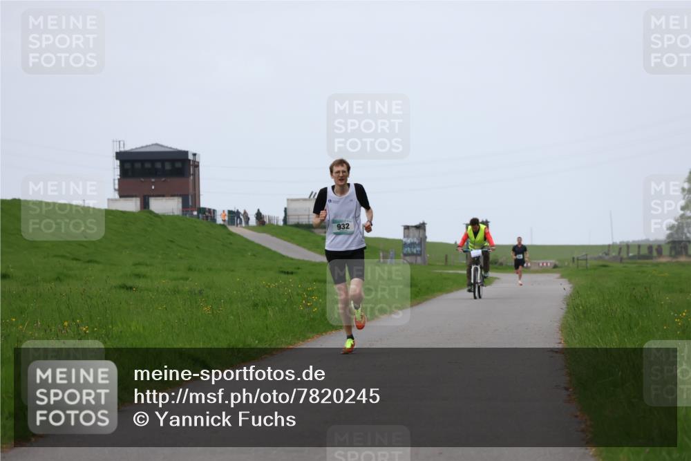 04.05.2025 - 8. Wedeler Halbmarathon Yannick Fuchs http://msf.ph/oto/7820245 04.05.2025 11:07:45 Laufen 932 meine-sportfotos.de