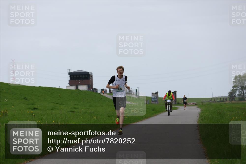 04.05.2025 - 8. Wedeler Halbmarathon Yannick Fuchs http://msf.ph/oto/7820252 04.05.2025 11:07:47 Laufen 932 meine-sportfotos.de