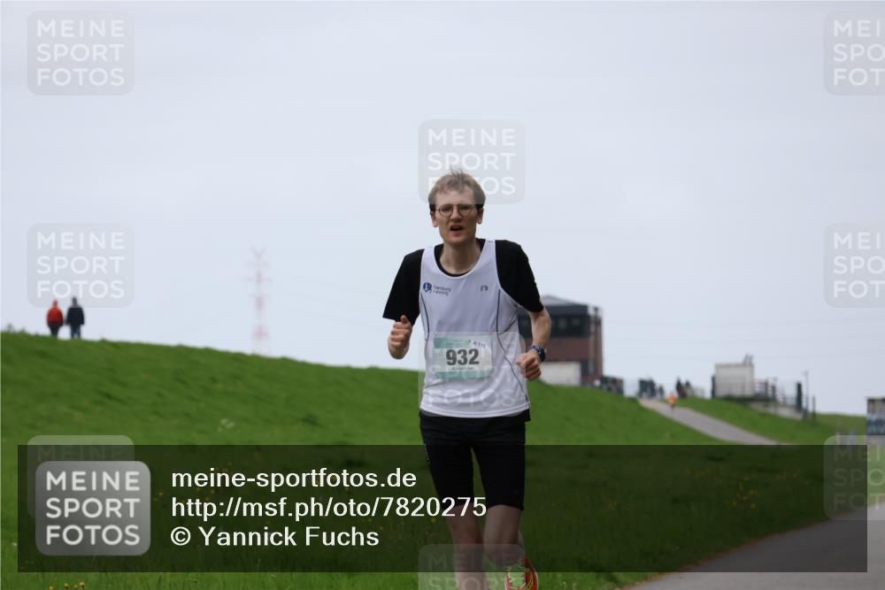 04.05.2025 - 8. Wedeler Halbmarathon Yannick Fuchs http://msf.ph/oto/7820275 04.05.2025 11:07:50 Laufen 115, 932 meine-sportfotos.de