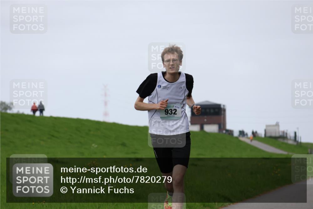 04.05.2025 - 8. Wedeler Halbmarathon Yannick Fuchs http://msf.ph/oto/7820279 04.05.2025 11:07:50 Laufen 8, 115, 932 meine-sportfotos.de