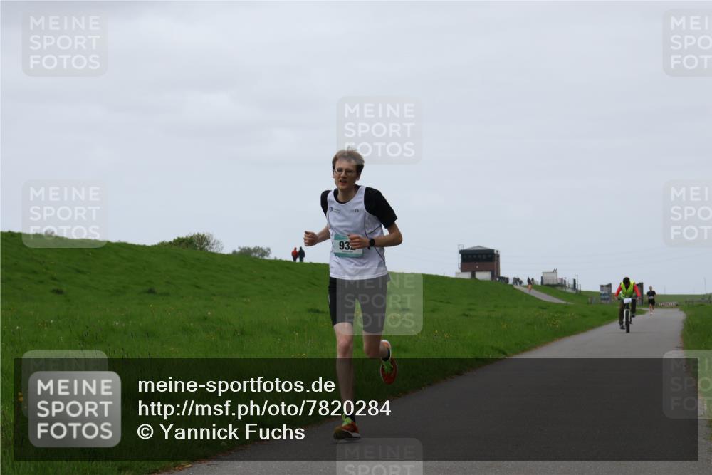 04.05.2025 - 8. Wedeler Halbmarathon Yannick Fuchs http://msf.ph/oto/7820284 04.05.2025 11:07:51 Laufen 937 meine-sportfotos.de