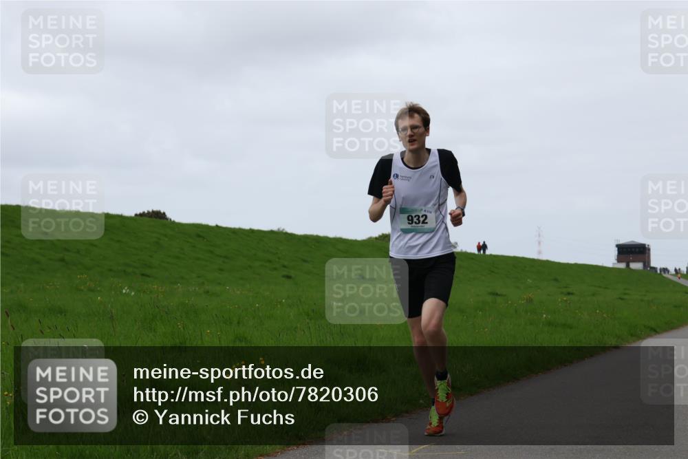 04.05.2025 - 8. Wedeler Halbmarathon Yannick Fuchs http://msf.ph/oto/7820306 04.05.2025 11:07:52 Laufen 115, 932 meine-sportfotos.de
