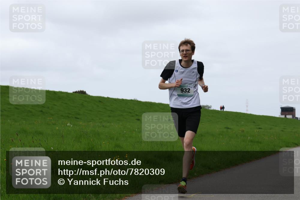 04.05.2025 - 8. Wedeler Halbmarathon Yannick Fuchs http://msf.ph/oto/7820309 04.05.2025 11:07:53 Laufen 115, 932 meine-sportfotos.de