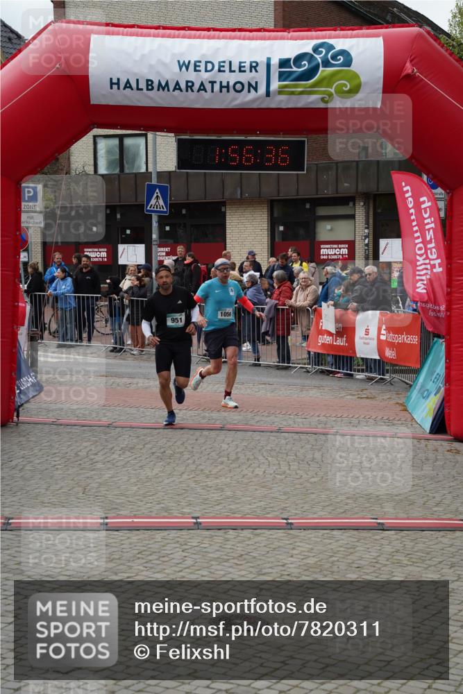 04.05.2025 - 8. Wedeler Halbmarathon Felixshl http://msf.ph/oto/7820311 04.05.2025 11:56:34 Ziel 951, 994, 1056, 1129 meine-sportfotos.de