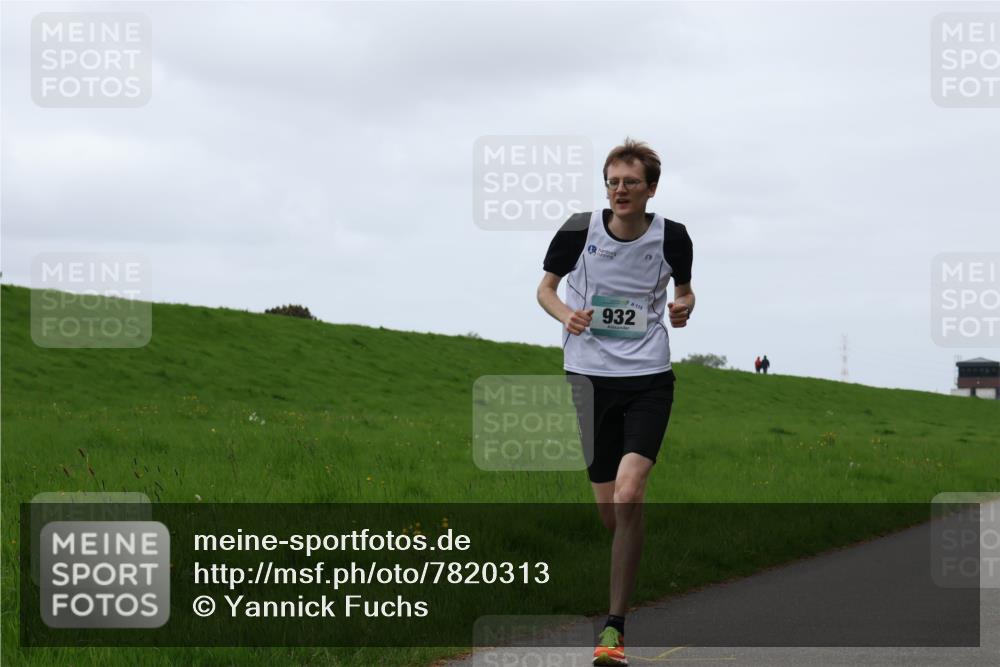 04.05.2025 - 8. Wedeler Halbmarathon Yannick Fuchs http://msf.ph/oto/7820313 04.05.2025 11:07:53 Laufen 115, 932 meine-sportfotos.de