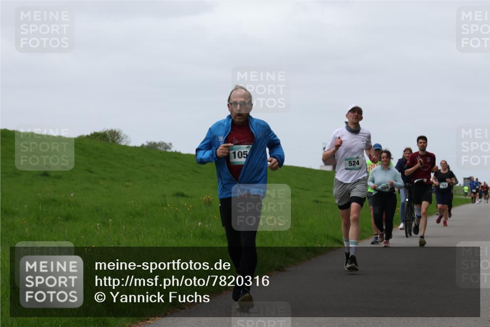 04.05.2025 - 8. Wedeler Halbmarathon Yannick Fuchs http://msf.ph/oto/7820316 04.05.2025 11:27:29 Laufen  meine-sportfotos.de