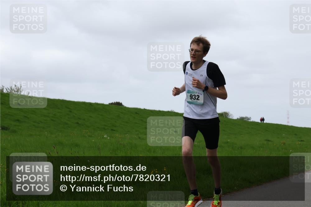 04.05.2025 - 8. Wedeler Halbmarathon Yannick Fuchs http://msf.ph/oto/7820321 04.05.2025 11:07:53 Laufen 115, 932 meine-sportfotos.de
