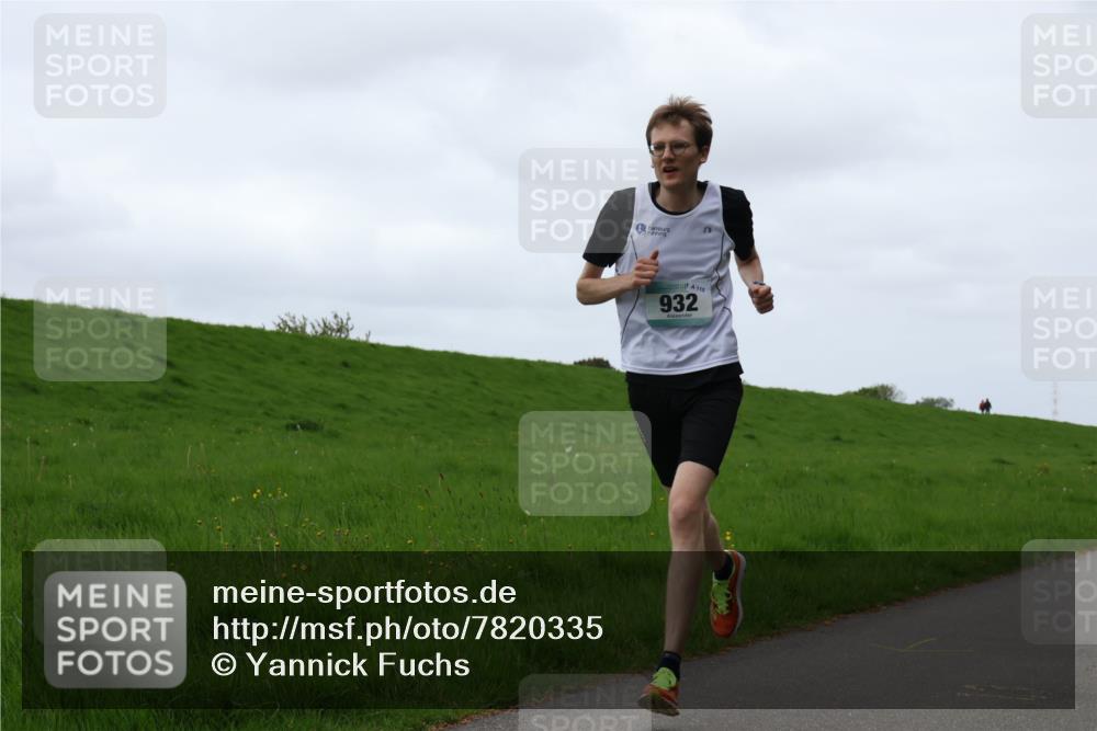 04.05.2025 - 8. Wedeler Halbmarathon Yannick Fuchs http://msf.ph/oto/7820335 04.05.2025 11:07:53 Laufen 115, 932 meine-sportfotos.de