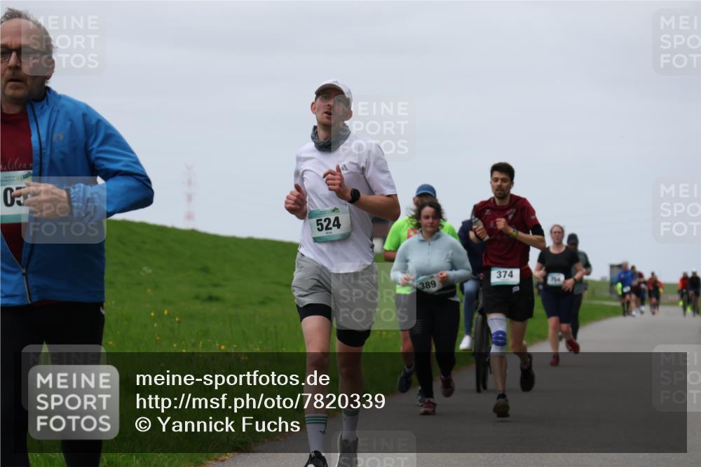 04.05.2025 - 8. Wedeler Halbmarathon Yannick Fuchs http://msf.ph/oto/7820339 04.05.2025 11:27:30 Laufen  meine-sportfotos.de