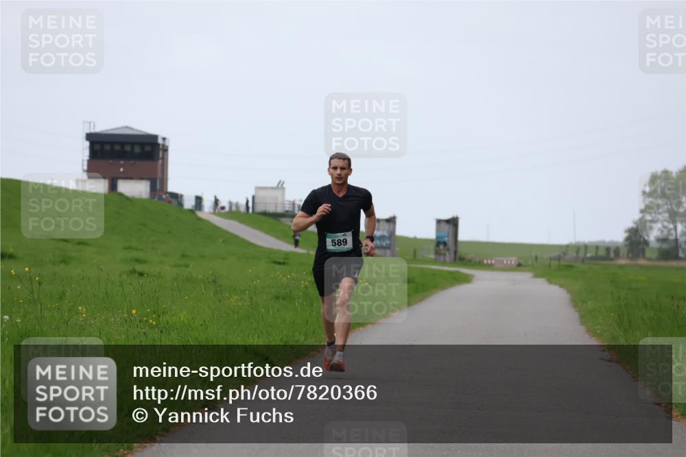 04.05.2025 - 8. Wedeler Halbmarathon Yannick Fuchs http://msf.ph/oto/7820366 04.05.2025 11:08:12 Laufen 589 meine-sportfotos.de