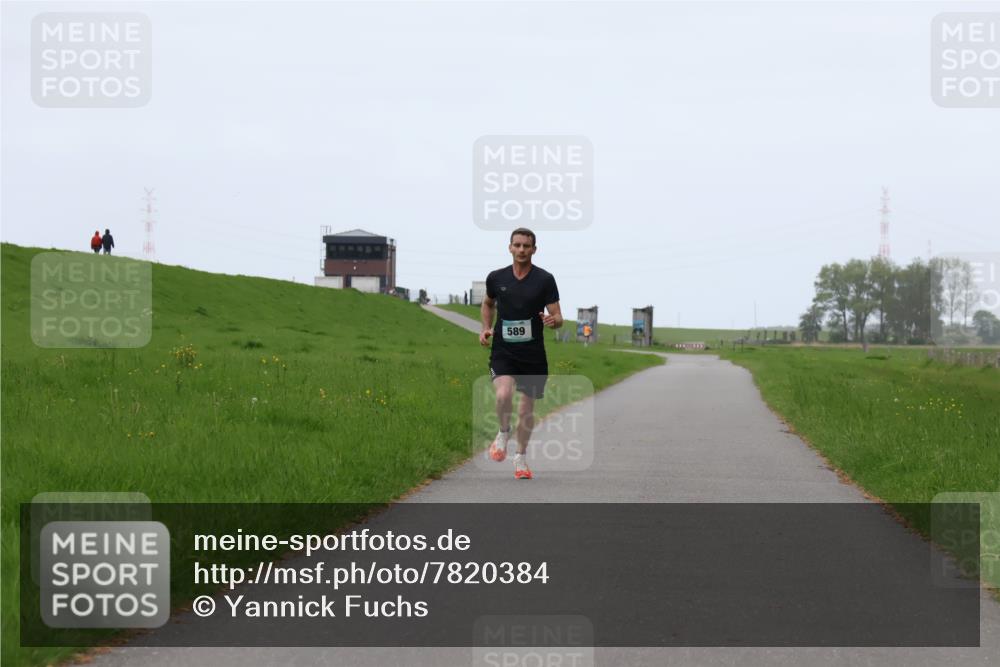 04.05.2025 - 8. Wedeler Halbmarathon Yannick Fuchs http://msf.ph/oto/7820384 04.05.2025 11:08:14 Laufen 589 meine-sportfotos.de