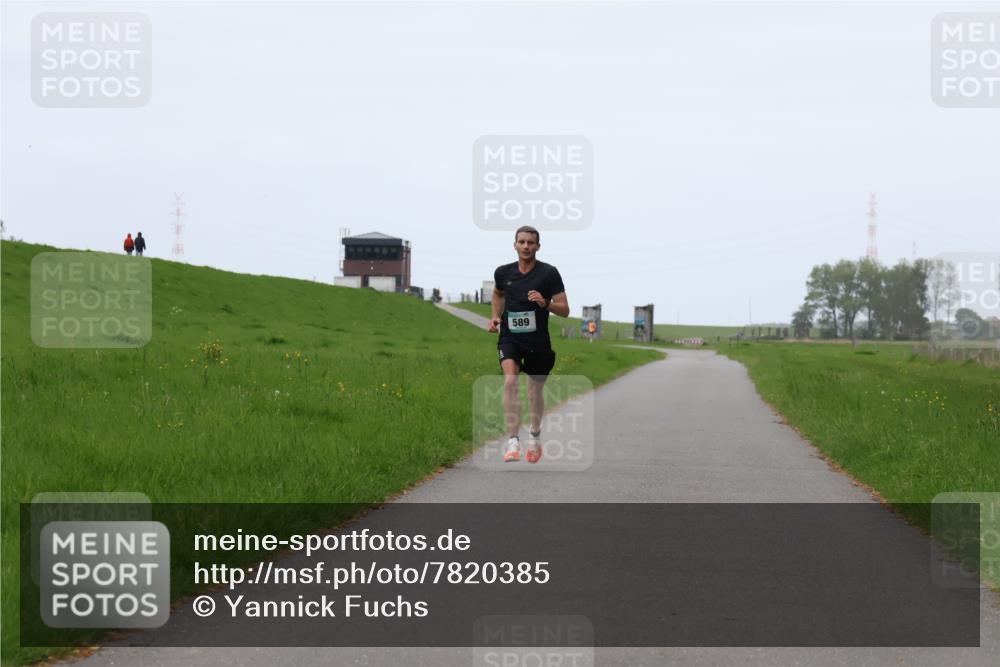 04.05.2025 - 8. Wedeler Halbmarathon Yannick Fuchs http://msf.ph/oto/7820385 04.05.2025 11:08:14 Laufen 589 meine-sportfotos.de