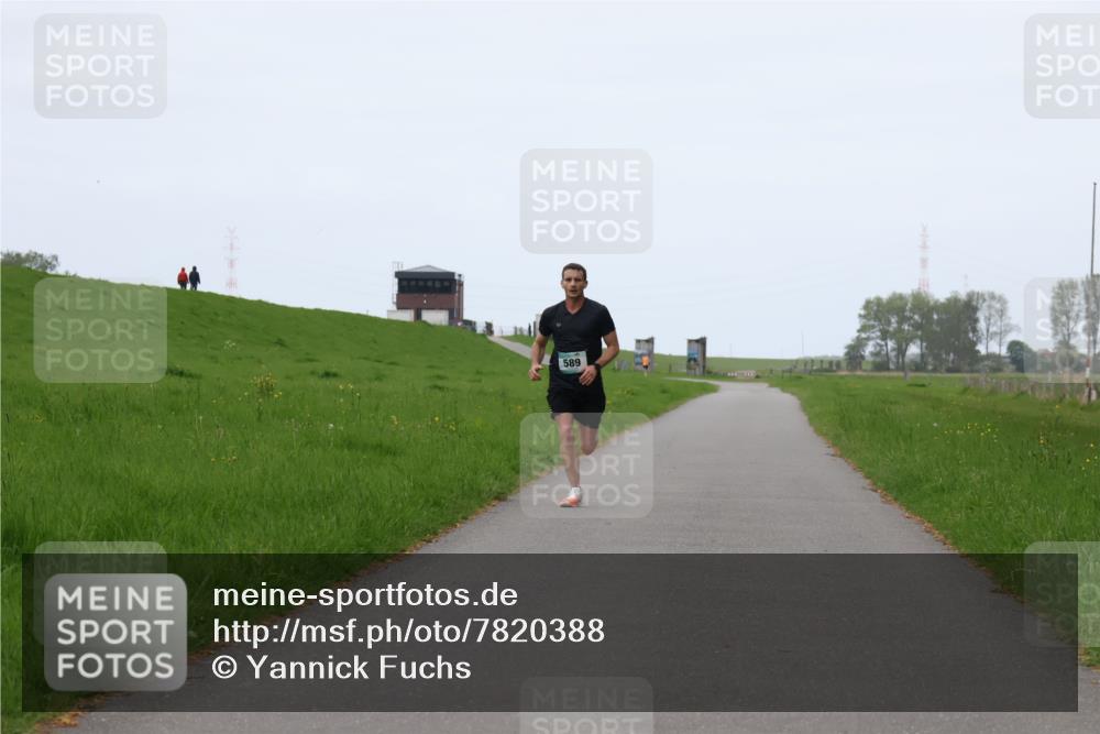 04.05.2025 - 8. Wedeler Halbmarathon Yannick Fuchs http://msf.ph/oto/7820388 04.05.2025 11:08:14 Laufen 589 meine-sportfotos.de