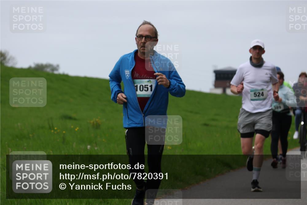 04.05.2025 - 8. Wedeler Halbmarathon Yannick Fuchs http://msf.ph/oto/7820391 04.05.2025 11:27:29 Laufen 1051, 524, 369 meine-sportfotos.de