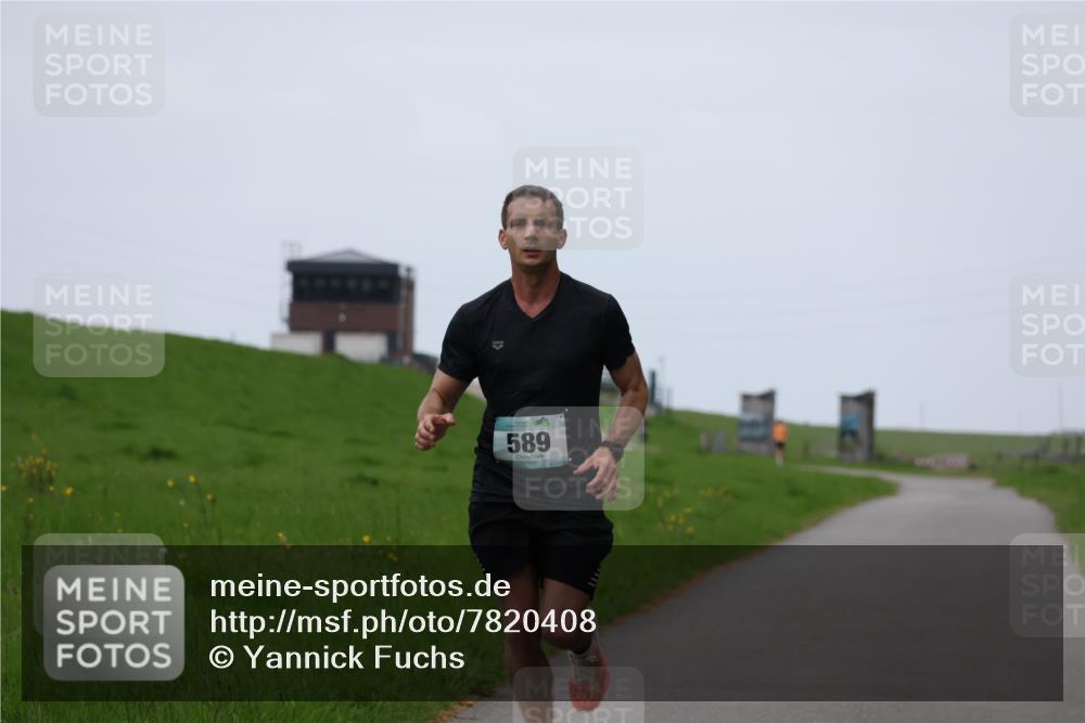 04.05.2025 - 8. Wedeler Halbmarathon Yannick Fuchs http://msf.ph/oto/7820408 04.05.2025 11:08:15 Laufen 589 meine-sportfotos.de