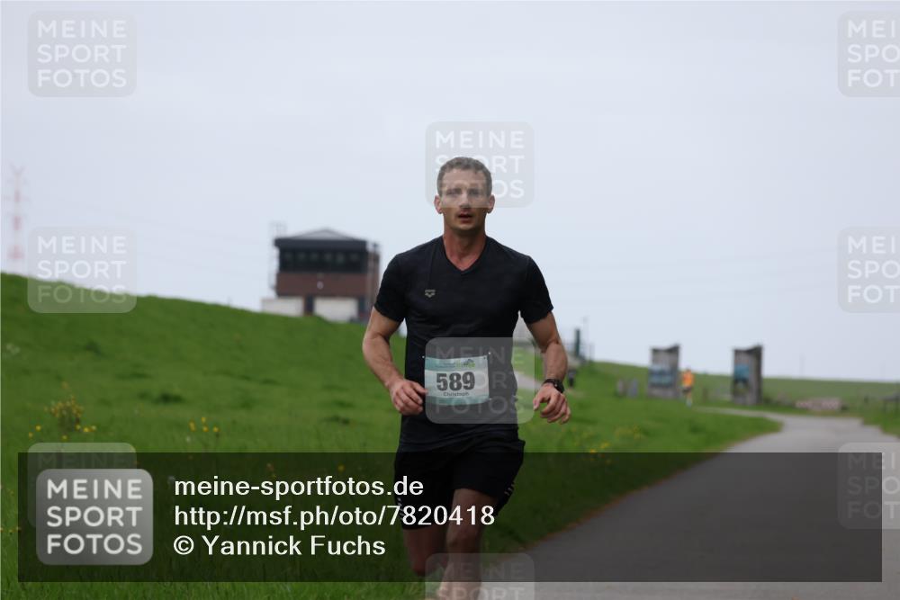04.05.2025 - 8. Wedeler Halbmarathon Yannick Fuchs http://msf.ph/oto/7820418 04.05.2025 11:08:16 Laufen 589 meine-sportfotos.de