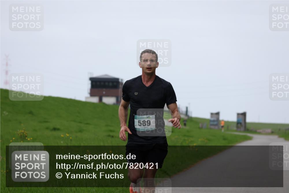 04.05.2025 - 8. Wedeler Halbmarathon Yannick Fuchs http://msf.ph/oto/7820421 04.05.2025 11:08:16 Laufen 589 meine-sportfotos.de