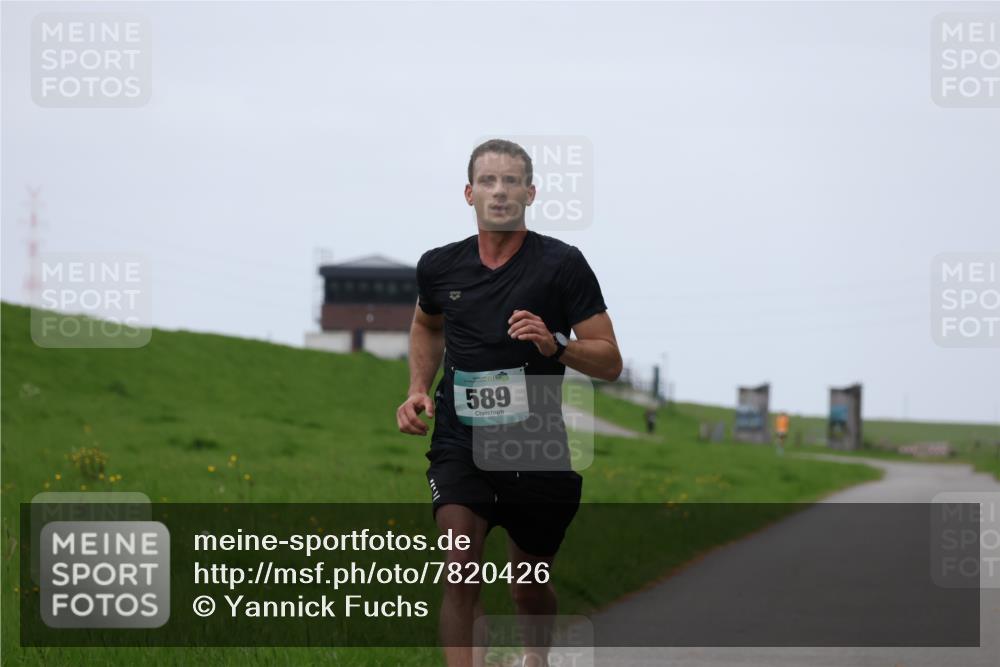 04.05.2025 - 8. Wedeler Halbmarathon Yannick Fuchs http://msf.ph/oto/7820426 04.05.2025 11:08:16 Laufen 589 meine-sportfotos.de