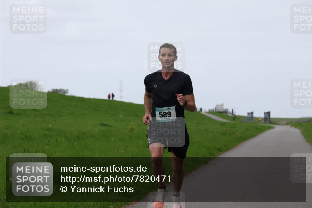 04.05.2025 - 8. Wedeler Halbmarathon Yannick Fuchs http://msf.ph/oto/7820471 04.05.2025 11:08:17 Laufen 589 meine-sportfotos.de