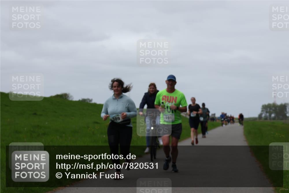 04.05.2025 - 8. Wedeler Halbmarathon Yannick Fuchs http://msf.ph/oto/7820531 04.05.2025 11:27:35 Laufen 389, 191 meine-sportfotos.de