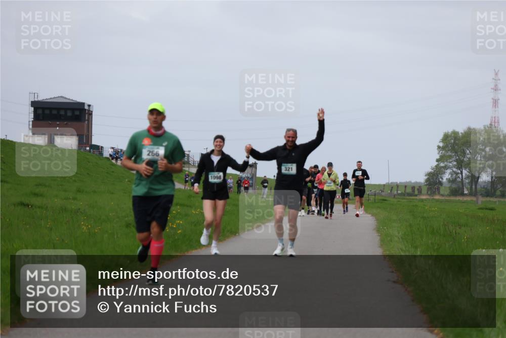 04.05.2025 - 8. Wedeler Halbmarathon Yannick Fuchs http://msf.ph/oto/7820537 04.05.2025 11:50:52 Laufen 266, 321 meine-sportfotos.de