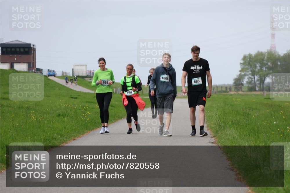 04.05.2025 - 8. Wedeler Halbmarathon Yannick Fuchs http://msf.ph/oto/7820558 04.05.2025 12:04:47 Laufen 688, 686, 1005, 683, 14 meine-sportfotos.de