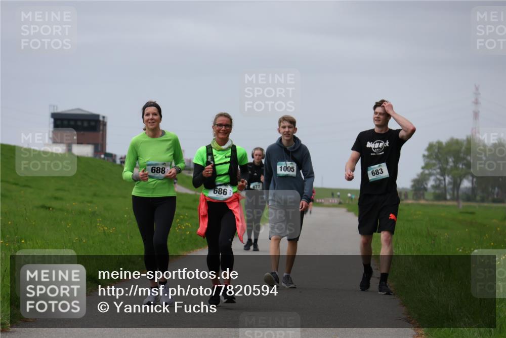 04.05.2025 - 8. Wedeler Halbmarathon Yannick Fuchs http://msf.ph/oto/7820594 04.05.2025 12:04:53 Laufen 688, 686, 1005, 683 meine-sportfotos.de