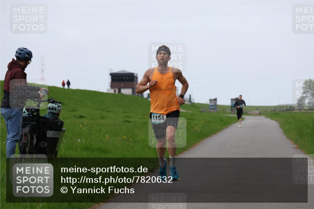 04.05.2025 - 8. Wedeler Halbmarathon Yannick Fuchs http://msf.ph/oto/7820632 04.05.2025 11:09:07 Laufen 1184 meine-sportfotos.de
